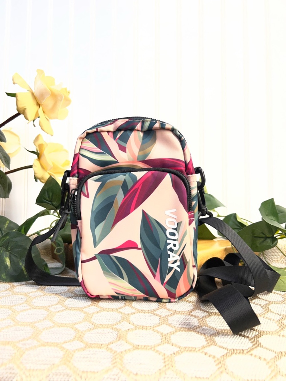 Vooray Core Crossbody Bag Tropical Leaf Print - Picture 3 of 8